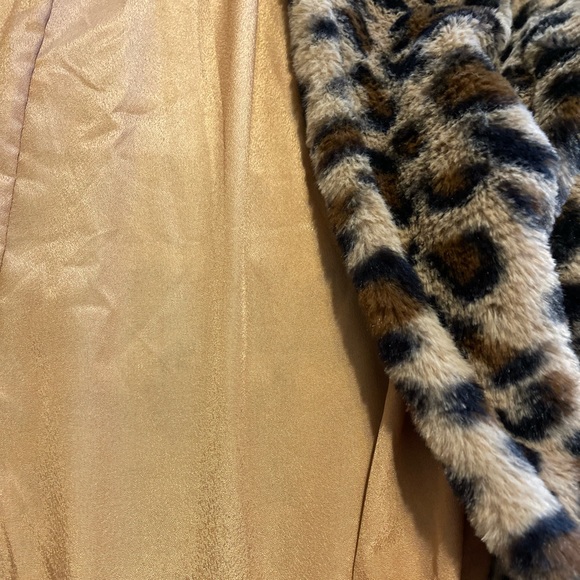 Leopard Long line coat! - Picture 2 of 4